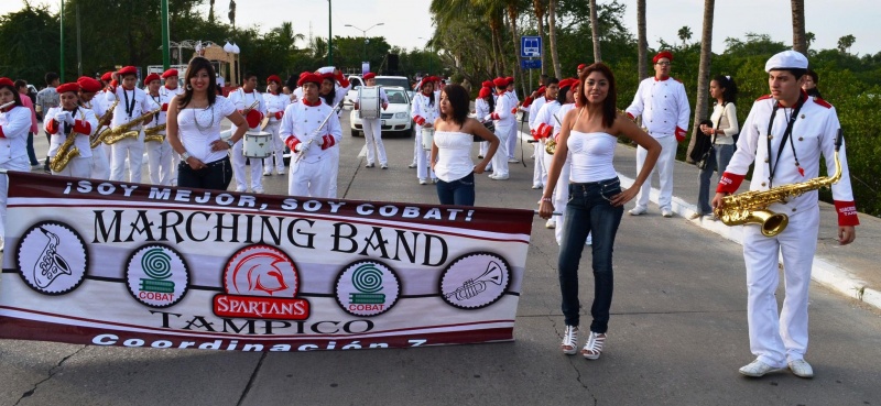 PARTICIPA  BANDA DE MARCHA COBAT EN CARNAVAL TAMPICO 2012