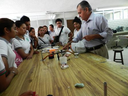 ALUMNOS DEL PLANTEL 04 DE TAMPICO REALIZAN VISITA A LA UAT