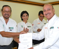 ENTREGA DE DIPLOMAS DE ACTUALIZACIÓN Y PROFESIONALIZACIÓN A DIRECTORES DEL COBAT
