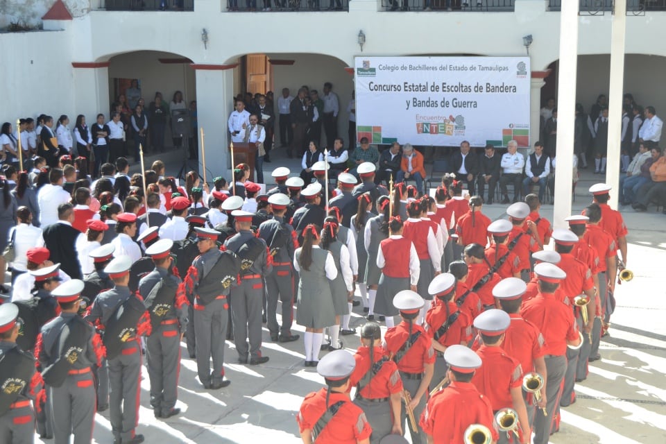 Se lleva a cabo el Concurso estatal de Escoltas de Bandera  y Bandas de Guerra 2016