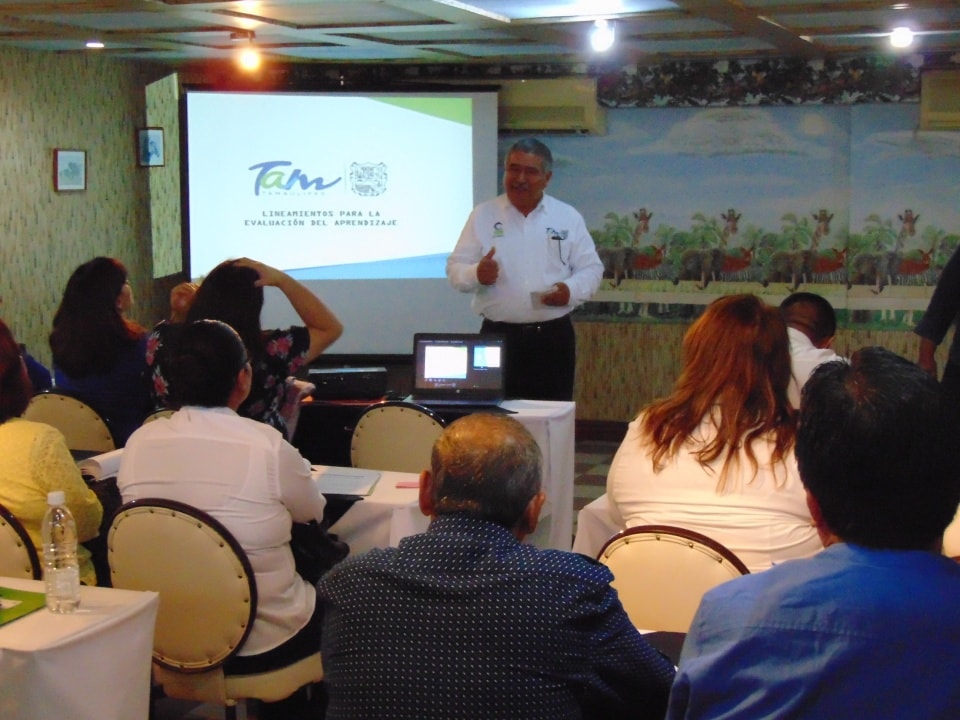 Se presentan los “Lineamientos para Evaluar el Aprendizaje”.