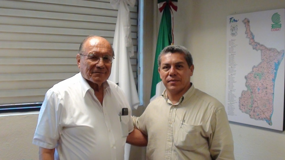 Visita el Maestro Gustavo Adolfo García Paz la Administración Central.