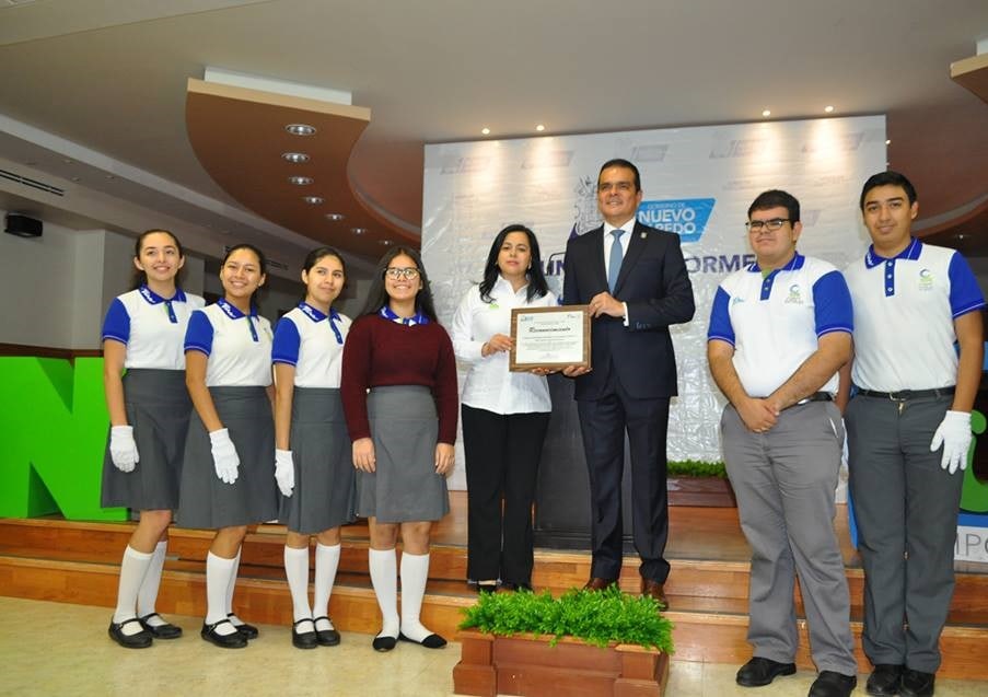 Recibe reconocimiento COBAT 01 por haber obtenido la promoción al Nivel II