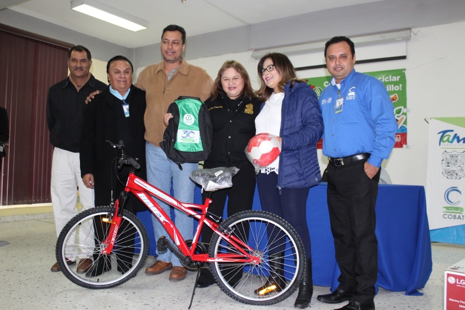 ENTREGA DE PREMIOS A CENTROS EDUCATIVOS PARTICIPANTES DEL PROGRAMA  "YO SI RECICLO"