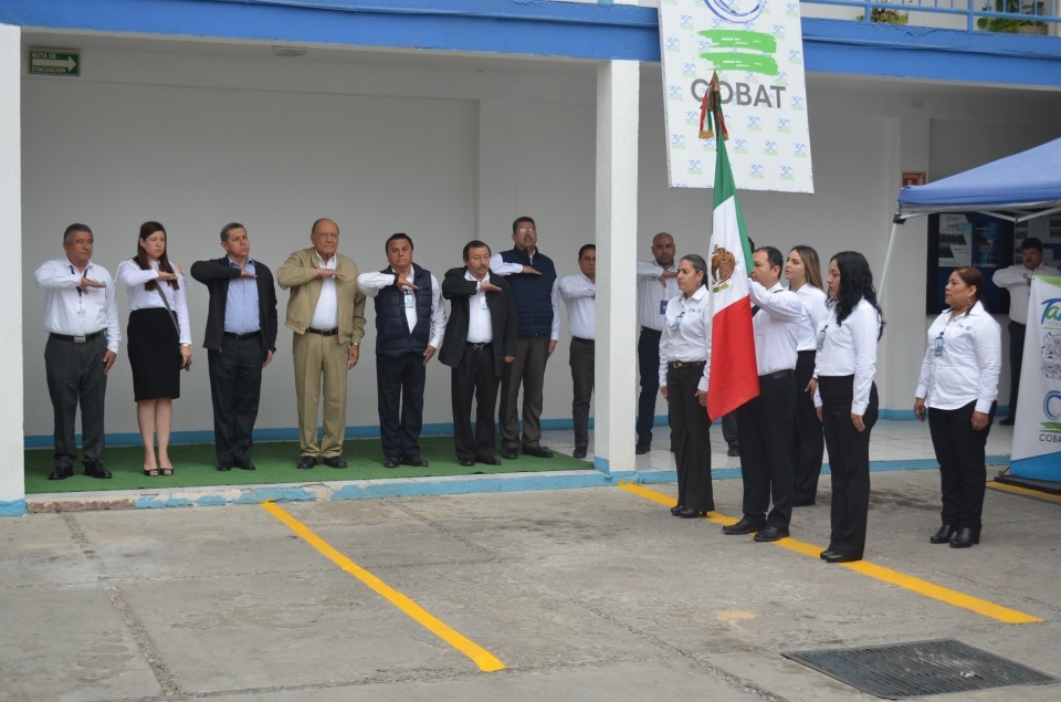SE REALIZAN HONORES A LA BANDERA EN OFICINAS CENTRALES DE COBAT