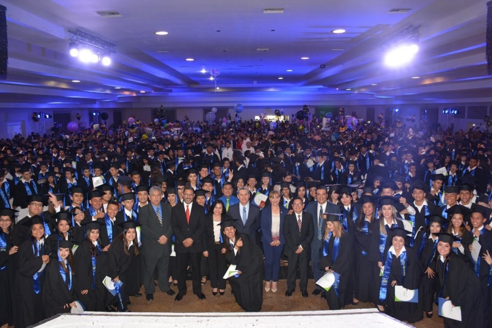 SE LLEVAN A CABO GRADUACIONES DE LA GENERACIÓN 2015-2018 DE COBAT