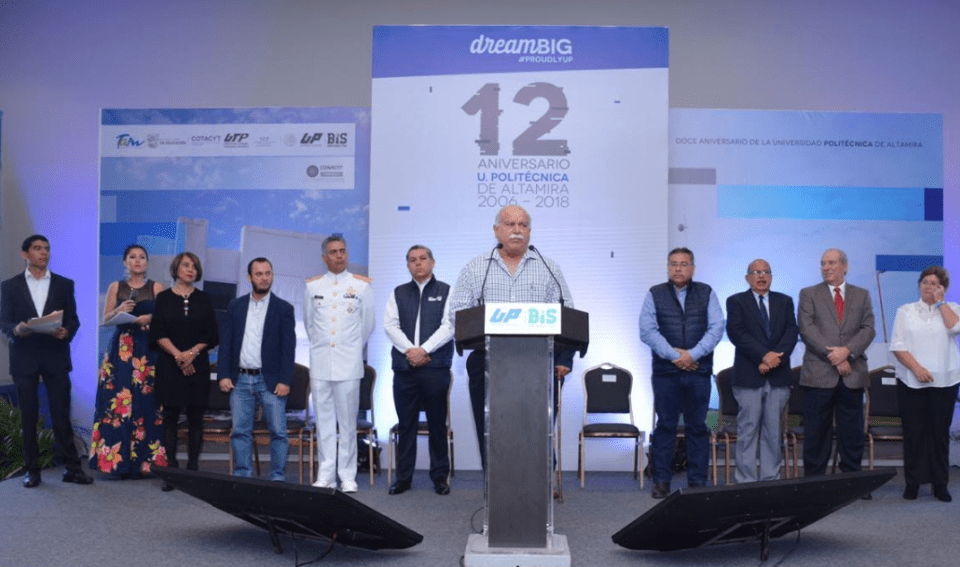 ASISTEN ALUMNOS DE COBAT A LAS CONFERENCIAS “DREAMBIG”