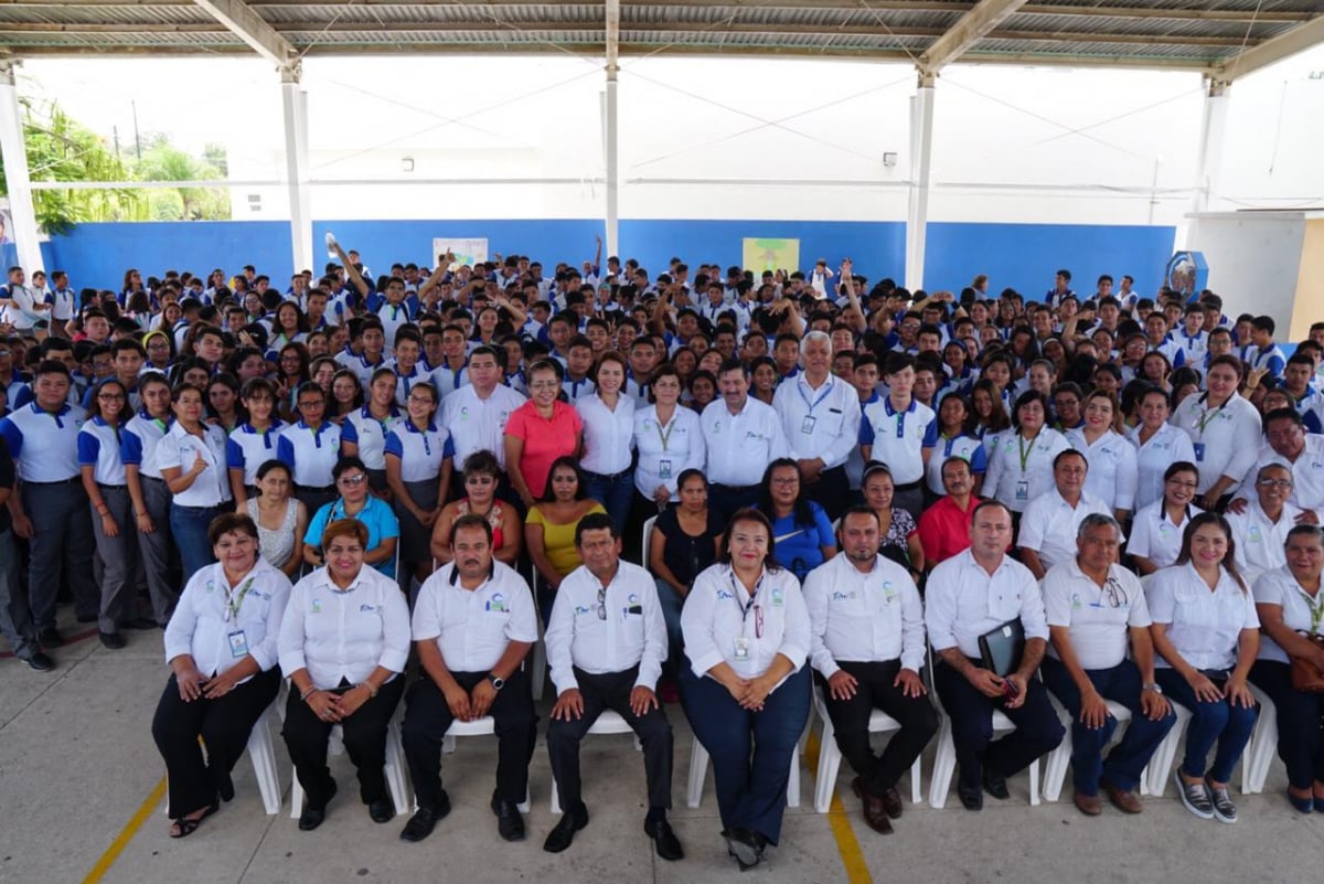 GOBERNADOR CONSTITUCIONAL DONA 51 EQUIPOS DE COMPUTO A COBAT