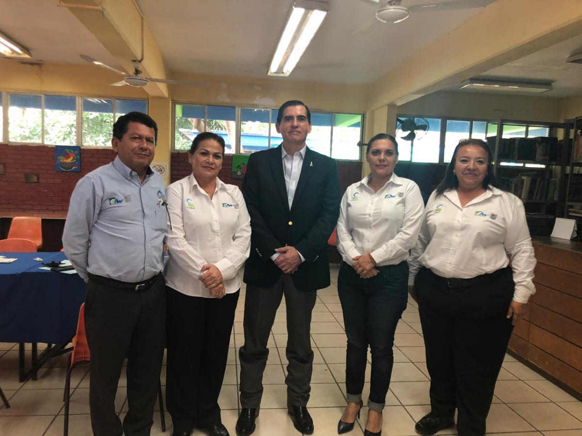 SE REÚNE DIRECTOR GENERAL CON RESPONSABLES DE LA ZONA 7 DEL ESTADO