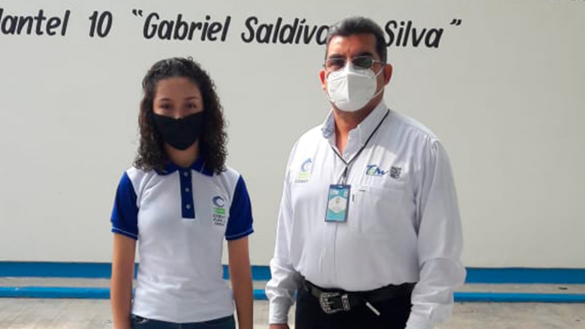 NAYELI NARVÁEZ GANA MEDALLA DE PLATA EN NACIONAL DE BIOLOGÍA