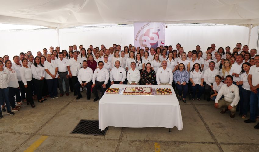 FESTEJAN 35 ANIVERSARIO EN ADMINISTRACIÓN CENTRAL DEL COBAT